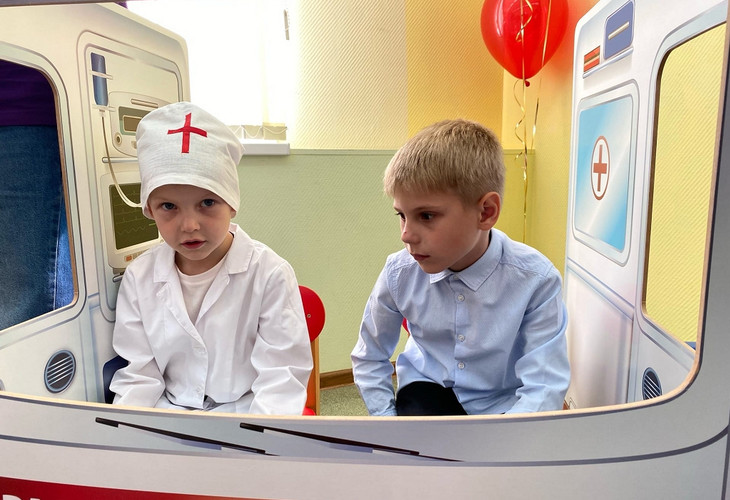 Детским садам Губкина передали игровое медицинское оборудование