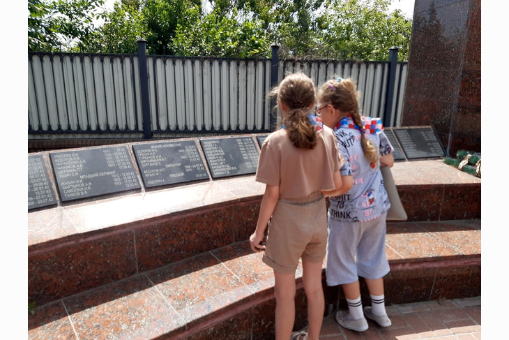 Губкинские школьники почтили память павших героев Великой Отечественной войны