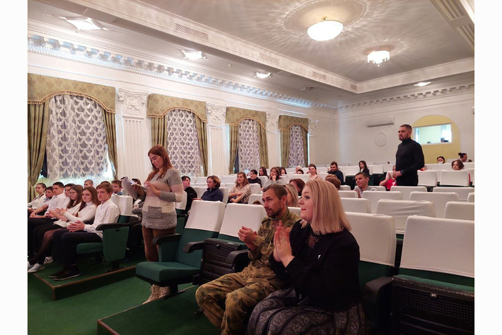 В Губкине прошло торжественное вручение паспортов гражданам РФ