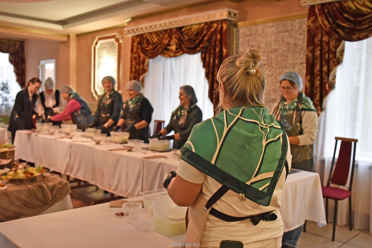 В Губкине участницы проекта «Мастерская женского лидерства» посетили мастер-класс по изготовлению сыра