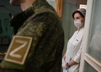 Вячеслав Гладков: «В 2024 году продолжим выплаты медикам, которые работают с ранеными мирными жителями и военнослужащими»